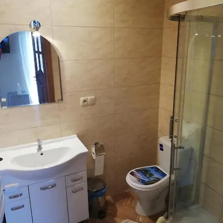 Agnes Kwatera prywatna *